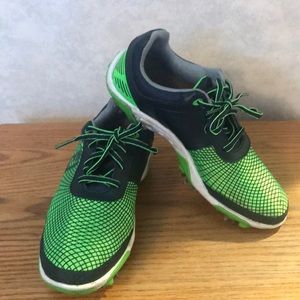 Size 4 Youth FootJoy (FJ) golf shoes